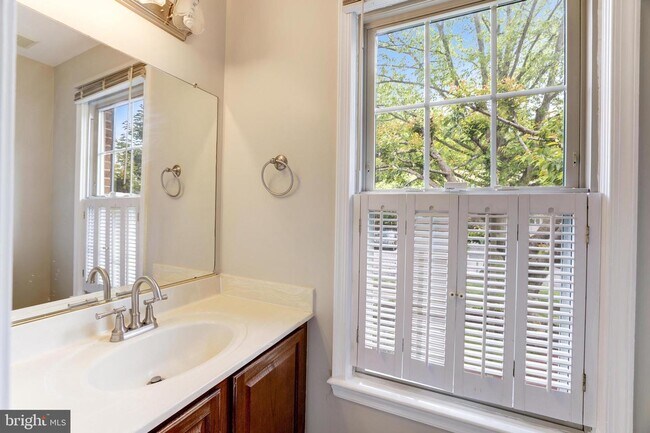 Foto del edificio - 12727 Inverness Way