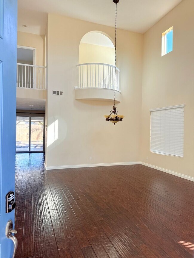 Foto del edificio - Executive 4 Bedroom Home for Rent