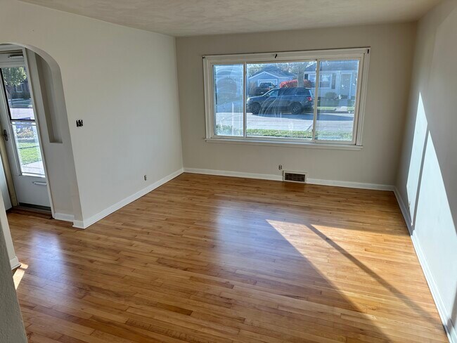 Foto del edificio - 1302 Kingston Ave