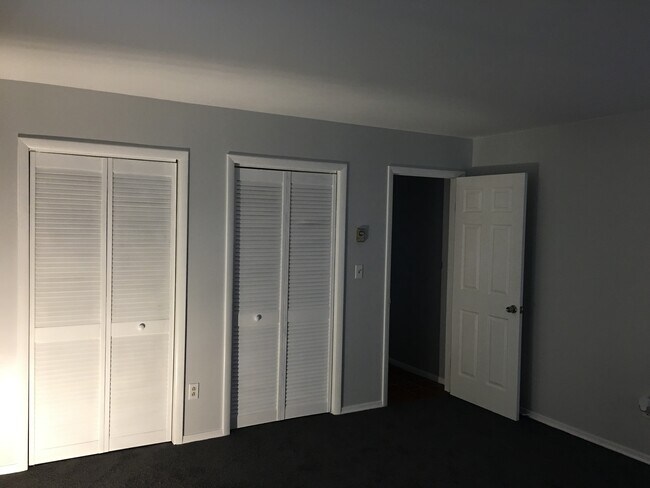 Building Photo - 211 Terry Ln