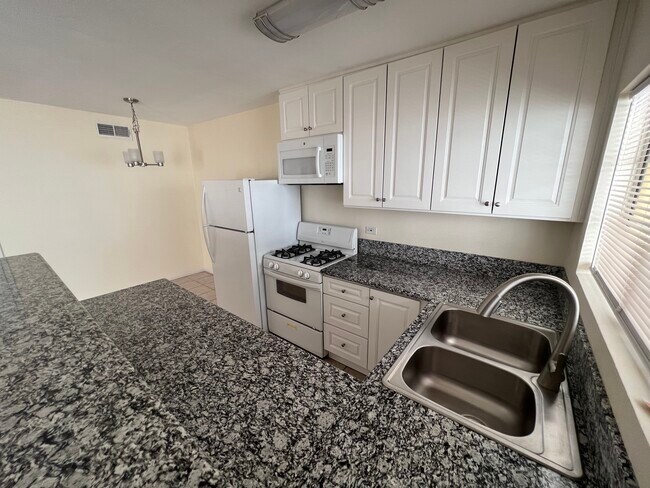 Foto del edificio - 12331 Riverside Dr