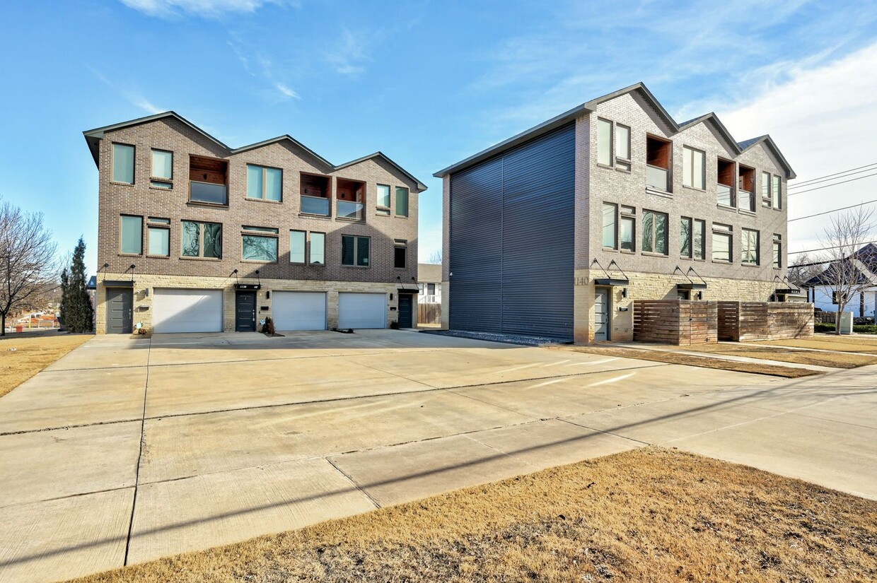 Primary Photo - This luxurious 2BD/3BTH townhome in the he...