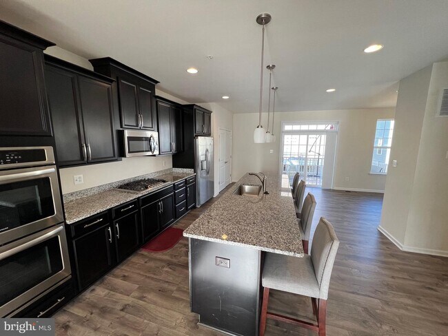 Building Photo - 6912 Stansbury Ln