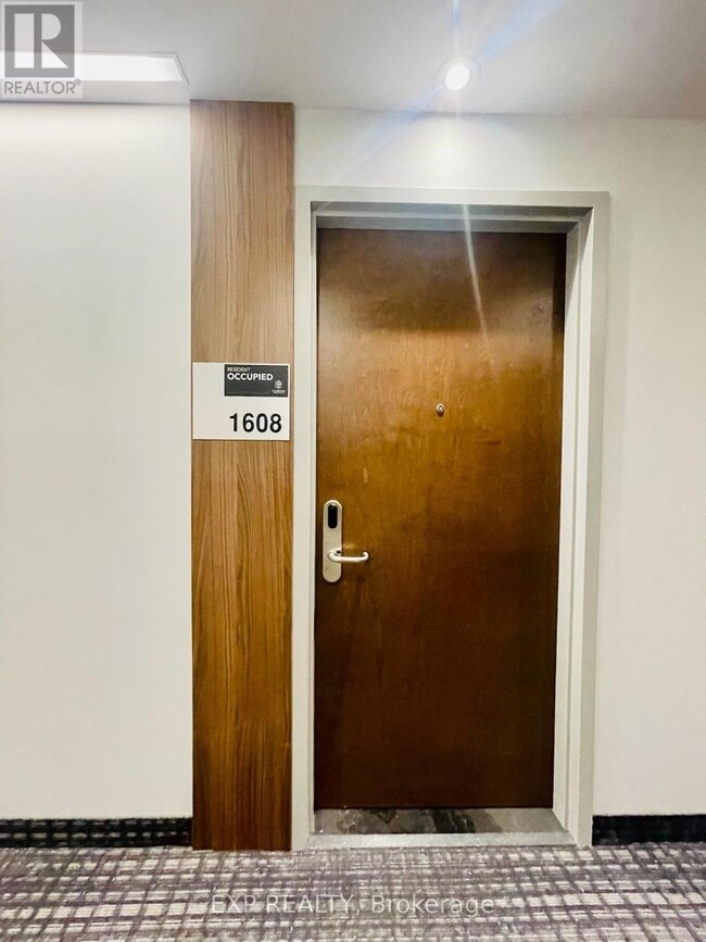 Photo du bâtiment - 805 Carling Ave