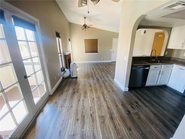 Building Photo - 2812 Bluegill Way