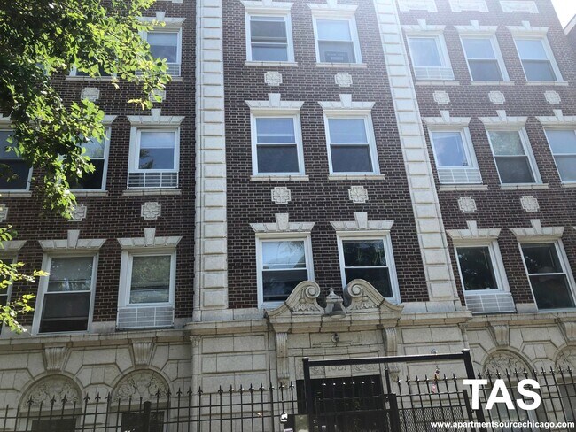 Foto del edificio - 1627 N Humboldt Blvd