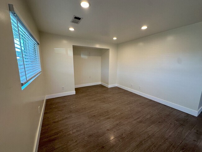 Foto del edificio - Stunning 3 bedroom 2 bath home