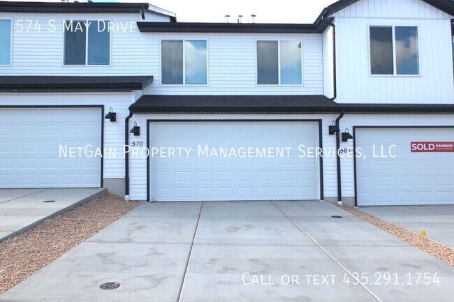 Foto del edificio - 574 May Dr