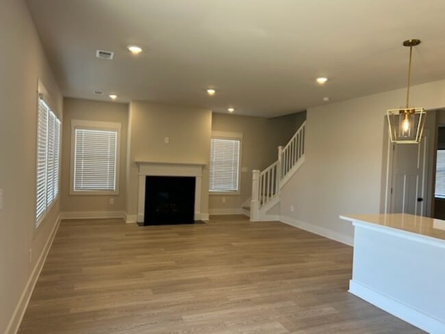 Building Photo - 128 Willoughby Wy