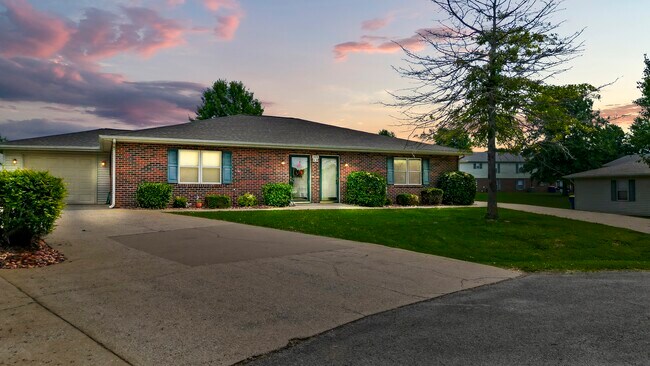 Exterior Lighting - 2500 Springwater Ct