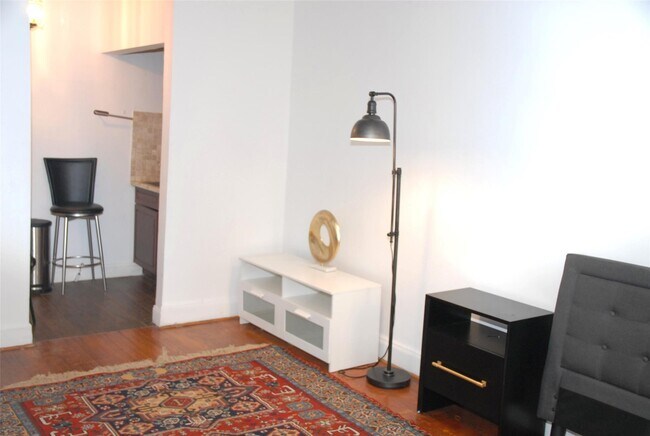 Foto del edificio - 334 E 53rd St