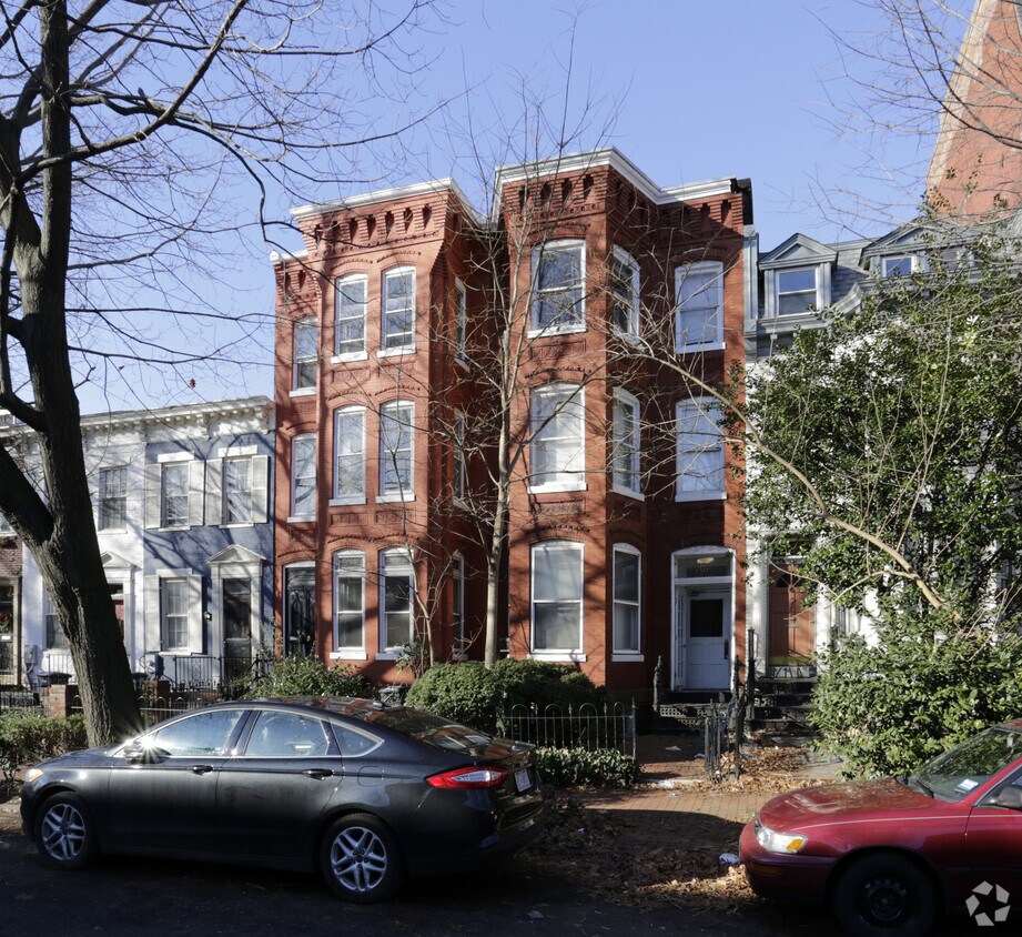 Primary Photo - 207 3rd St SE