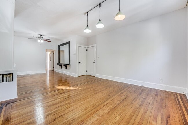 Building Photo - 654 JFK Blvd E