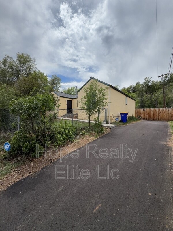 Foto del edificio - 1230 N Chestnut St