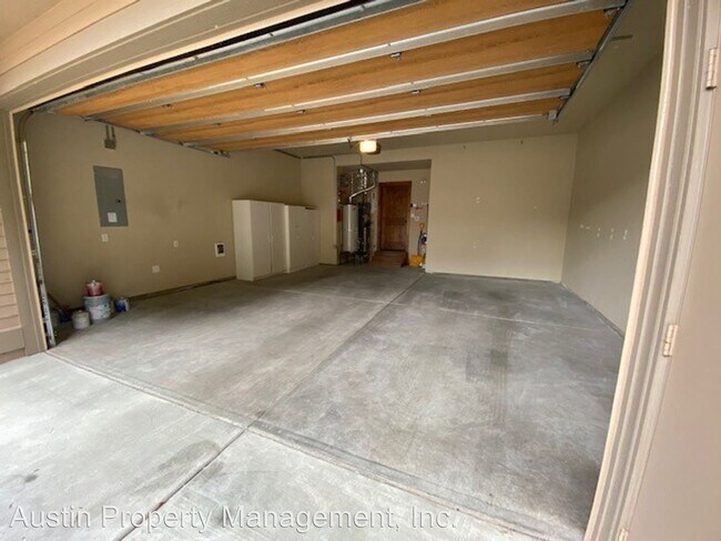 Building Photo - 60495 Seventh Mountain Dr