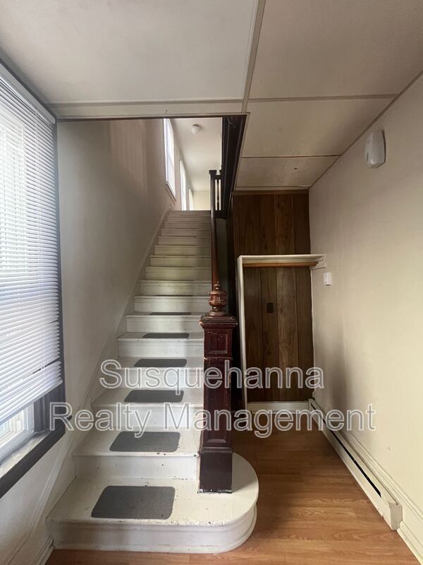 Foto del edificio - 175 E Derry Rd