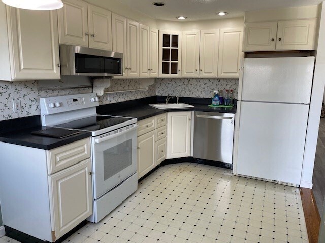 Building Photo - 14 Walcott Valley Dr