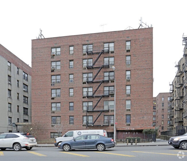 Foto del edificio - 14725 Northern Blvd