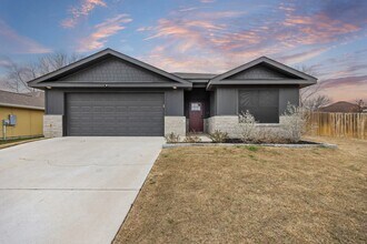 Building Photo - 773 Freedom Cir