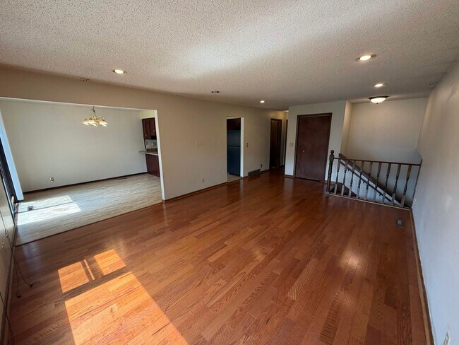 Foto del edificio - 3303 Eddy Ln