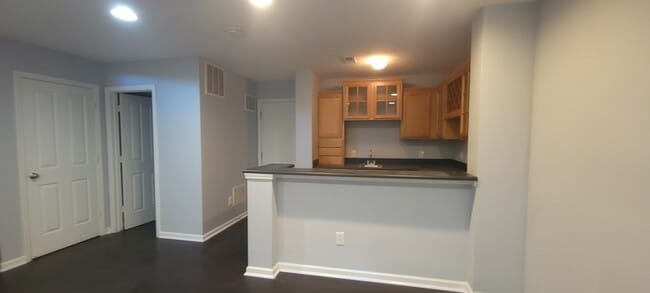 Building Photo - 47 W 96th St