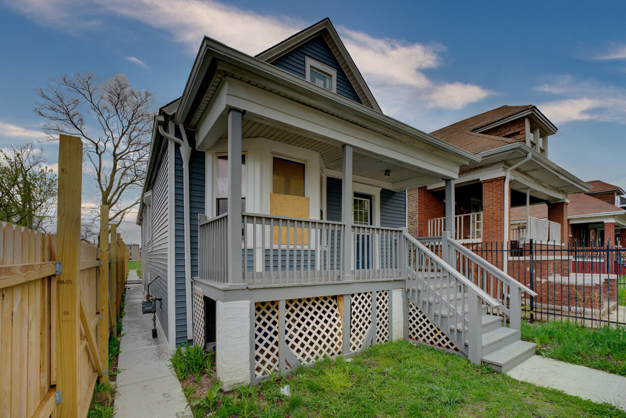 Primary Photo - 1307 W 71st Pl