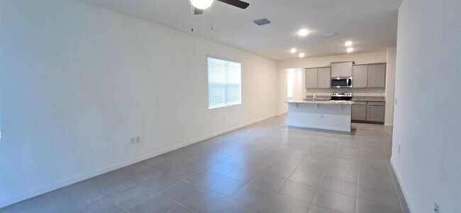 Foto del edificio - 5530 NW 40th Loop