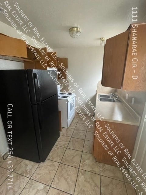 Building Photo - 1111 Shanarae Cir