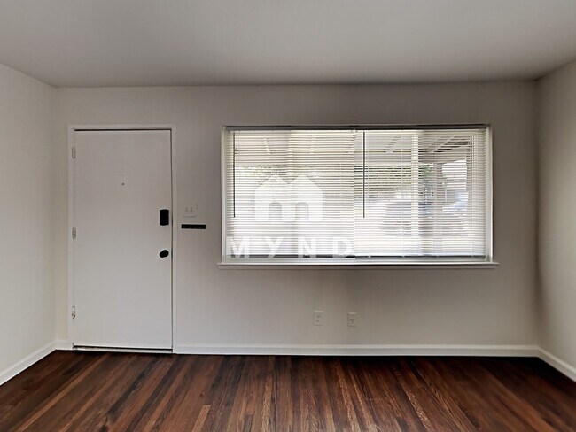 Building Photo - 1930 Buckeye Dr