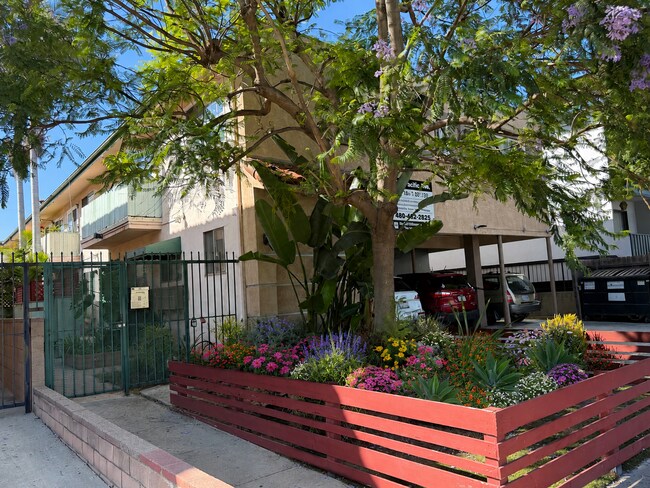Foto del edificio - 12737 Pacific Ave