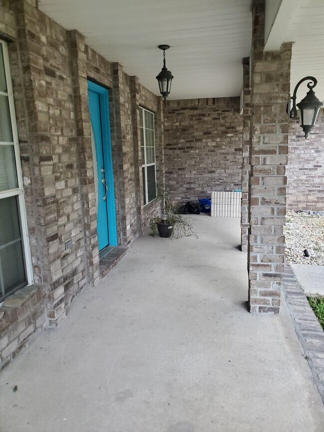 Foto del edificio - 4 Bedroom 2 Bath home located in heart of ...