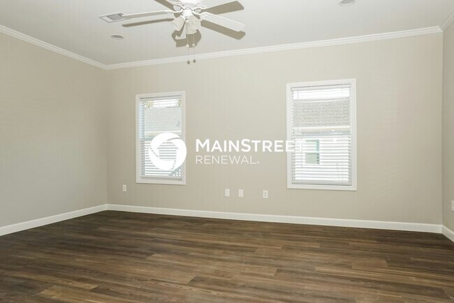 Building Photo - 4 Bedroom Pet-Friendly Home in North Port, FL with Main Street Renewal