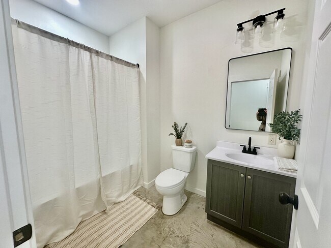 Building Photo - 2196 3rd St