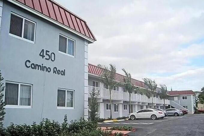 Primary Photo - 450 W Camino Real