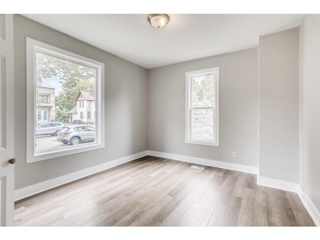 Foto del edificio - 1846 Polk St NE