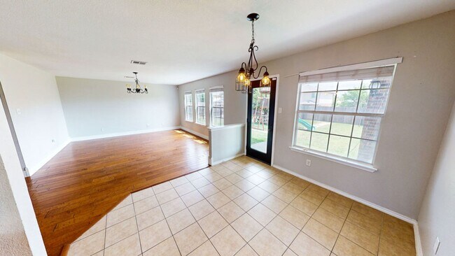 Building Photo - Highly sought House Creek North Subdivisio...