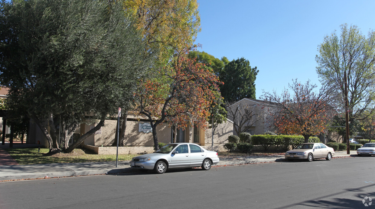 Foto del edificio - St. Nicholas Housing