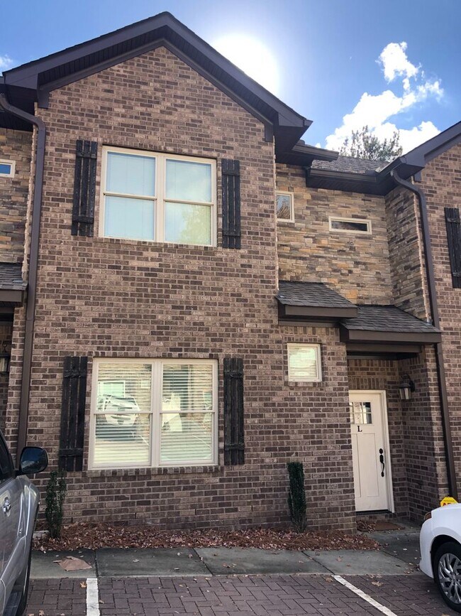 Building Photo - Heisman Villas SUBLEASE Now - 06/30