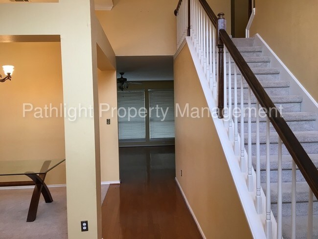 Foto del edificio - 1303 Red Maple Dr