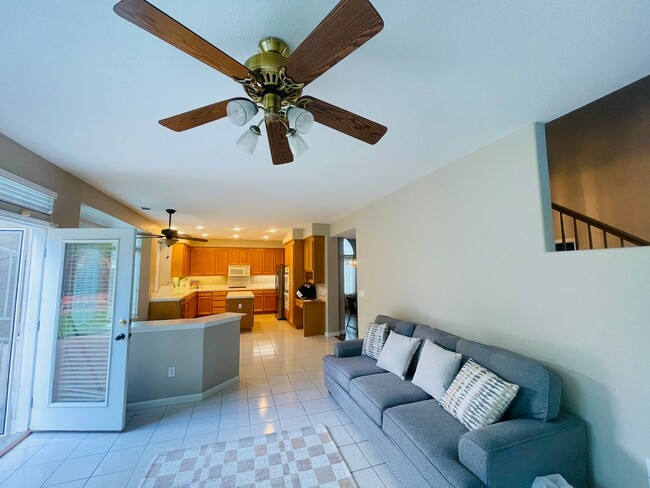 Foto del edificio - Luxurious Turn Key Rental 4Bed, 3Bath w/la...