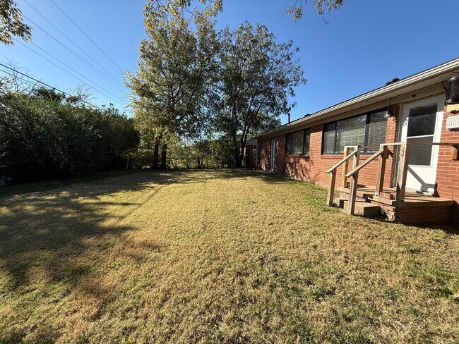 Foto del edificio - 31st and Sheridan 3 bed, Updated Kitchen a...