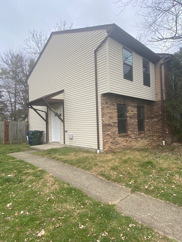 Foto principal - 3246 Rakeford Dr