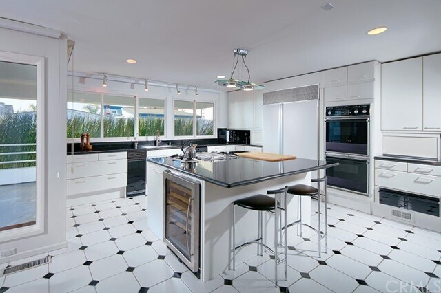 Foto del edificio - 215 Goldenrod Ave