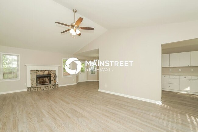 Building Photo - 4 Bedroom Pet-Friendly Home in Dallas, GA with Main Street Renewal