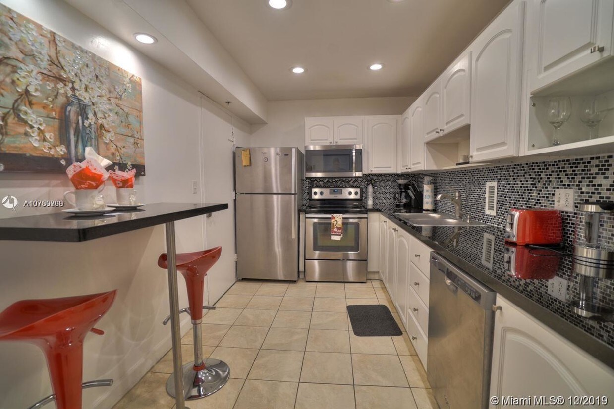 Foto principal - 4001 S Ocean Dr