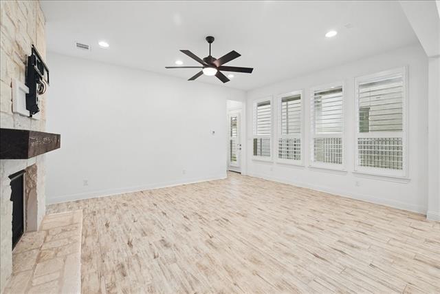 Foto del edificio - 8047 Sunflower Ln