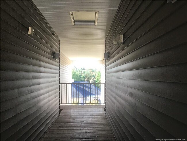 Foto del edificio - 616 Marshtree Ln