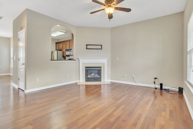 Building Photo - 101 Pine Walk Dr