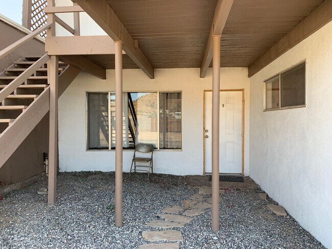 Building Photo - Low-36958Polynesian