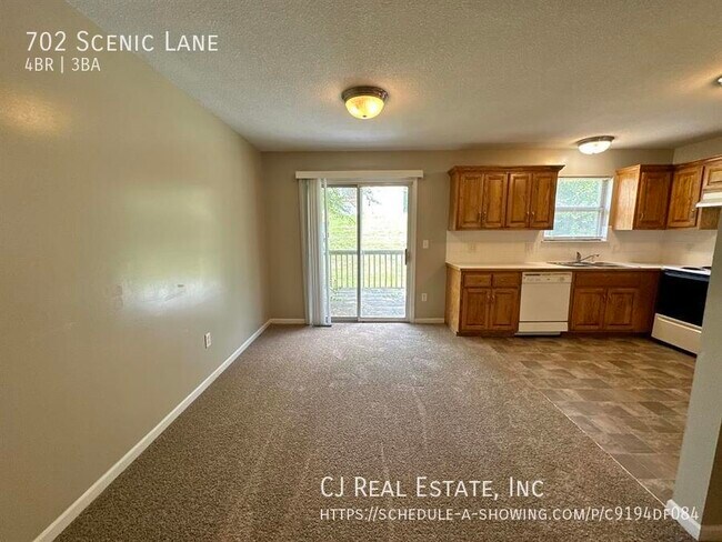 Building Photo - 702 NW Scenic Ln
